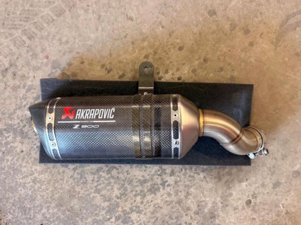 Z900 Akrapovic einddemper, Motoren, Ophalen of Verzenden, Gebruikt