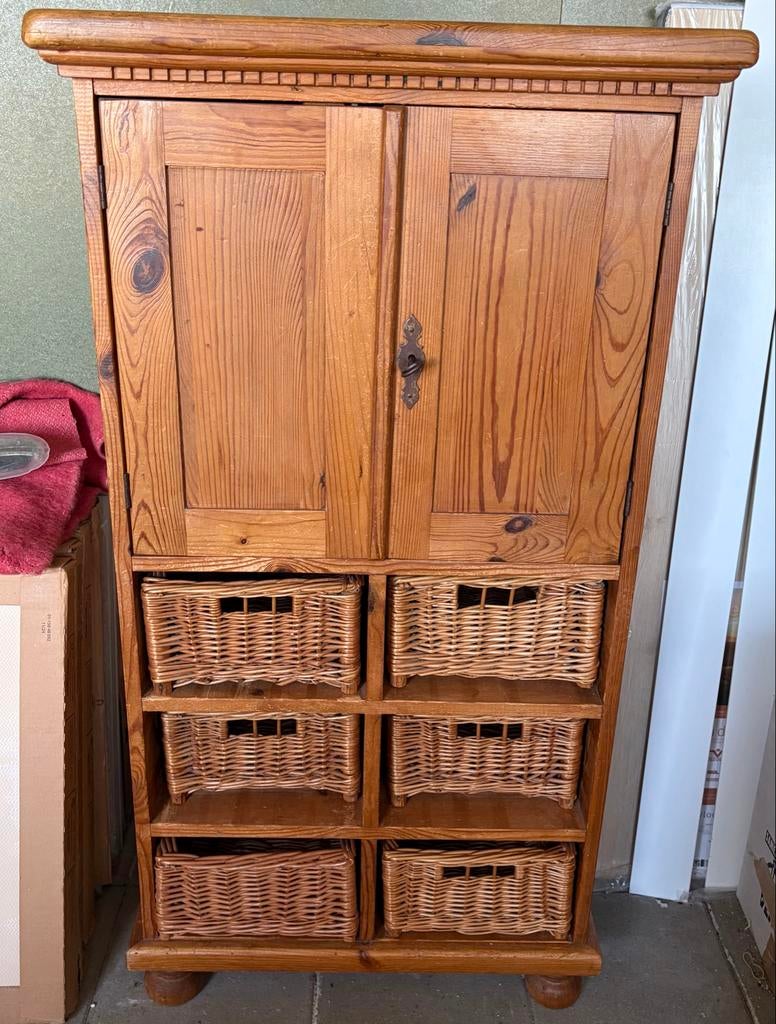 Houten kast met rieten manden, Huis en Inrichting, Ophalen, Gebruikt