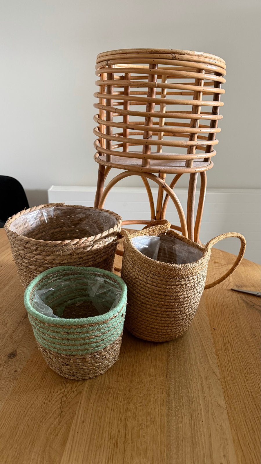 Rotan plantenstandaard met 3 rieten manden, Ophalen, Boho, Zo goed als nieuw, Natuurlijk materiaal
