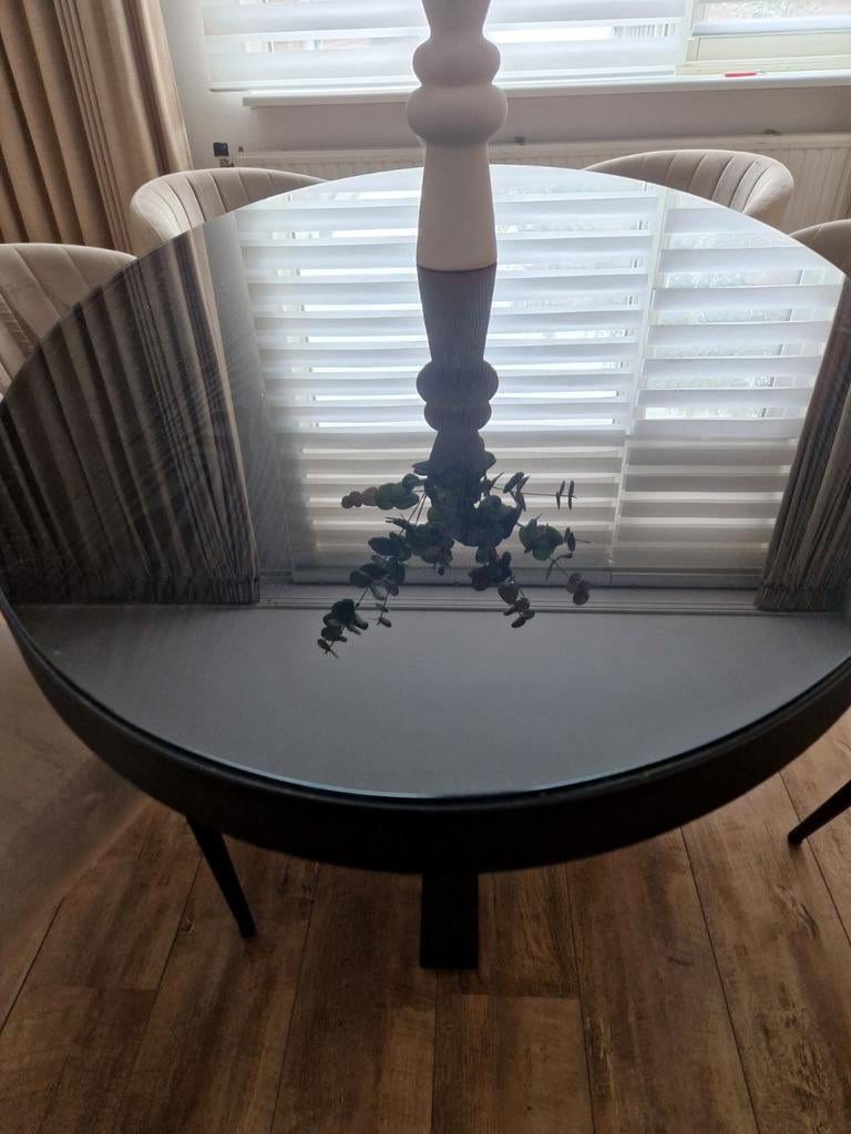 Ovaal eettafel met stoelen en salontafel en tvkast., Ophalen of Verzenden, 4 tot 6 stoelen