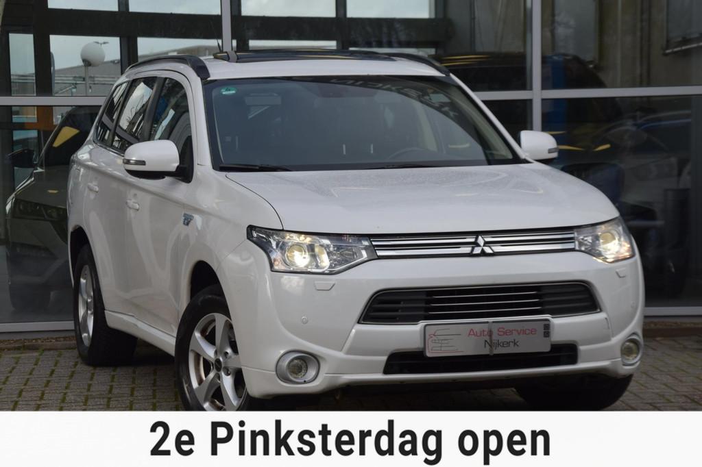 Mitsubishi Outlander 2.0 PHEV instyle+ Aut. Leder Led Dak Ca, Zwart, 4 cilinders, Wit, Vierwielaandrijving