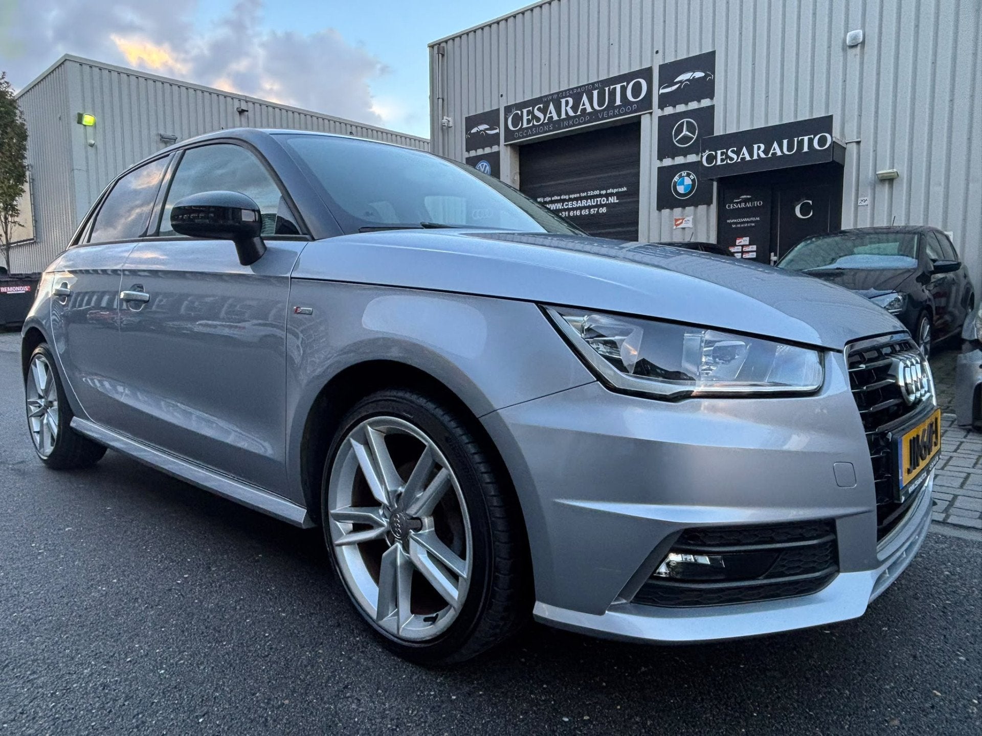 Audi A1 Sportback 1.0 TFSI Adrenalin S-LINE / 79 DKM, Auto's, Voorwielaandrijving, Stof, Met garantie (alle), 4 stoelen