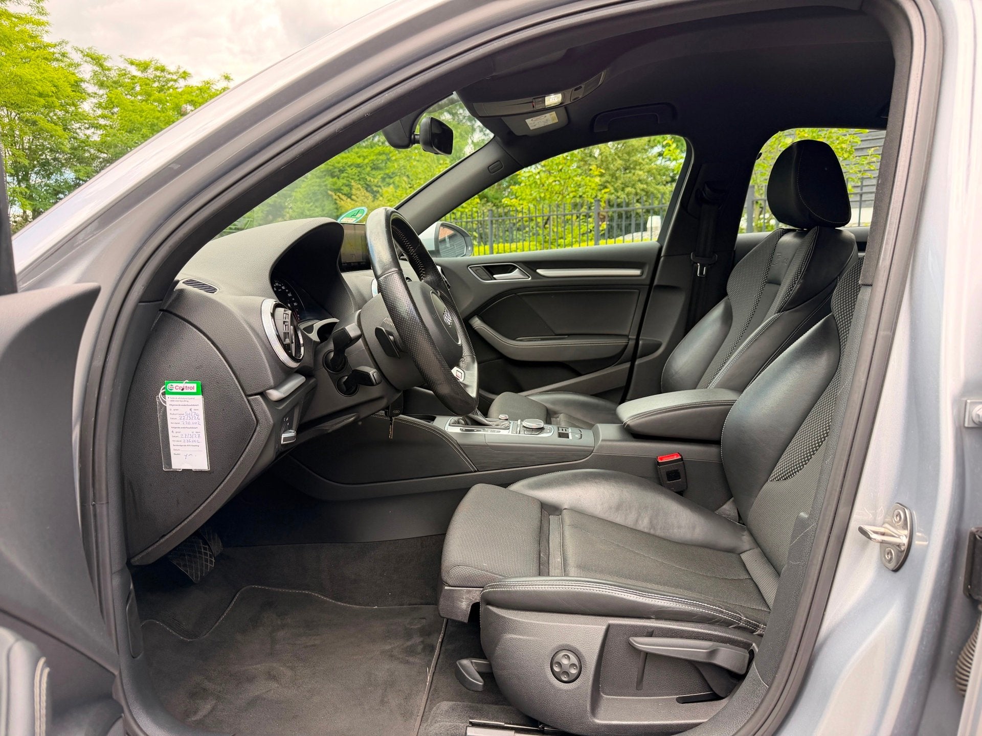 Audi A3 Limousine 1.6 TDI 2X S-LINE AIRCO/ECC NAVI LED-XENON, Auto's, Dealer onderhouden, Gebruikt, 4 cilinders, Leder en Stof