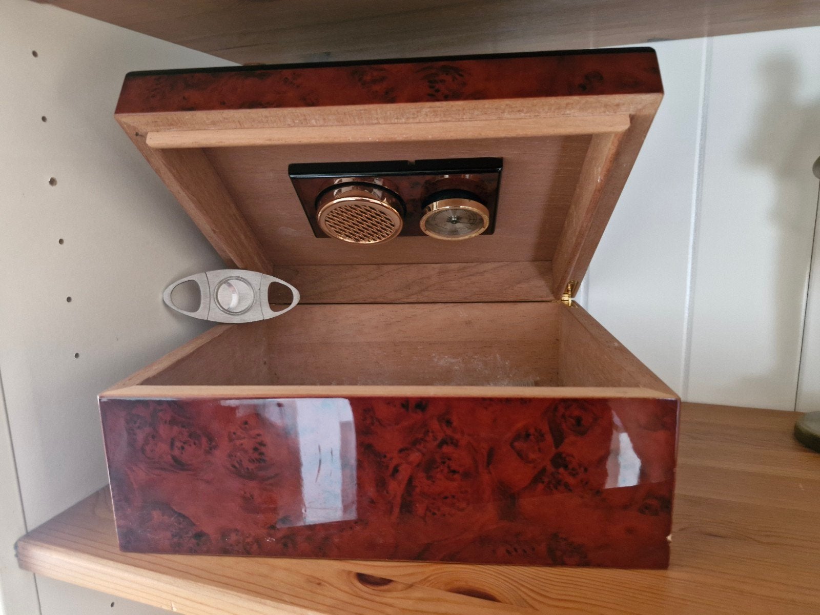 Luxe Humidor met Sigarenknipper., Ophalen of Verzenden, Gebruikt, Tabaksdoos of Verpakking