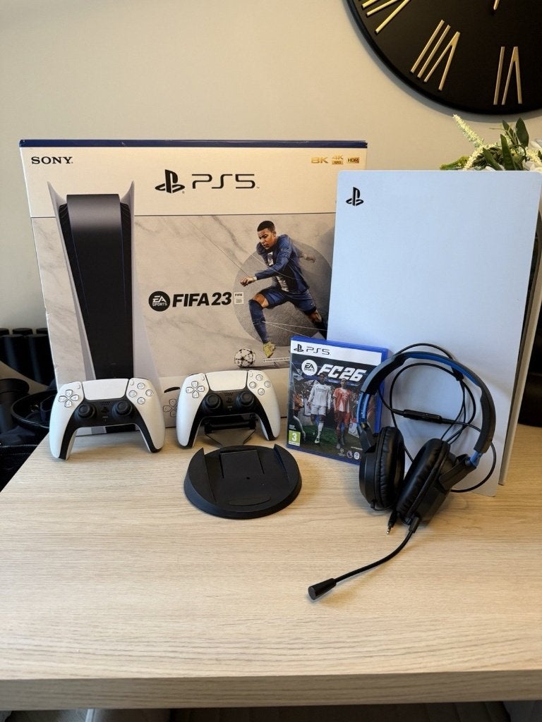 PS5 5 Disc Edition 825GB Console Bundle, Spelcomputers en Games, Spelcomputers | Sony PlayStation 5, Ophalen of Verzenden, Zo goed als nieuw