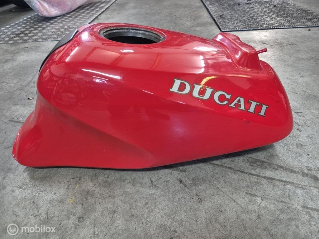 Benzinetank tank SS Supersport Superlight 600 750 900, Motoren, Gebruikt, Factorystore.service@ducati.com, Ophalen of Verzenden
