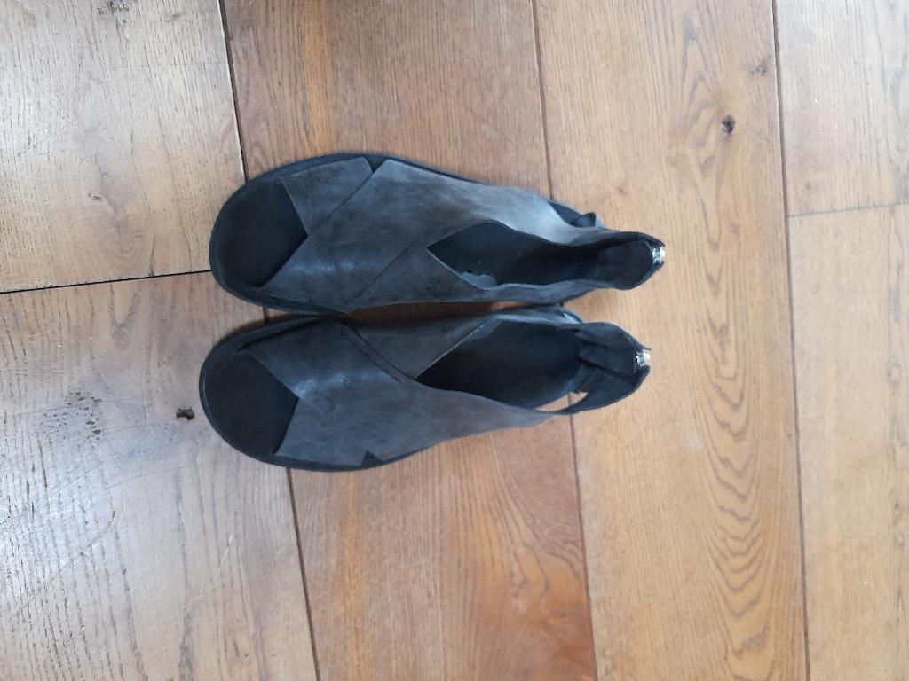 Sandalen Officine Creative maat 38, Zwart, Zo goed als nieuw, Officine Creative, Sandalen of Muiltjes