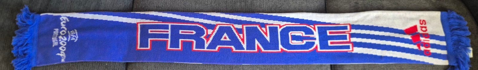 Voetbalsjaal Frankrijk Euro 2004 - Vintage Adidas, Ophalen of Verzenden, Zo goed als nieuw, Buitenlandse clubs, Vaantje of Sjaal