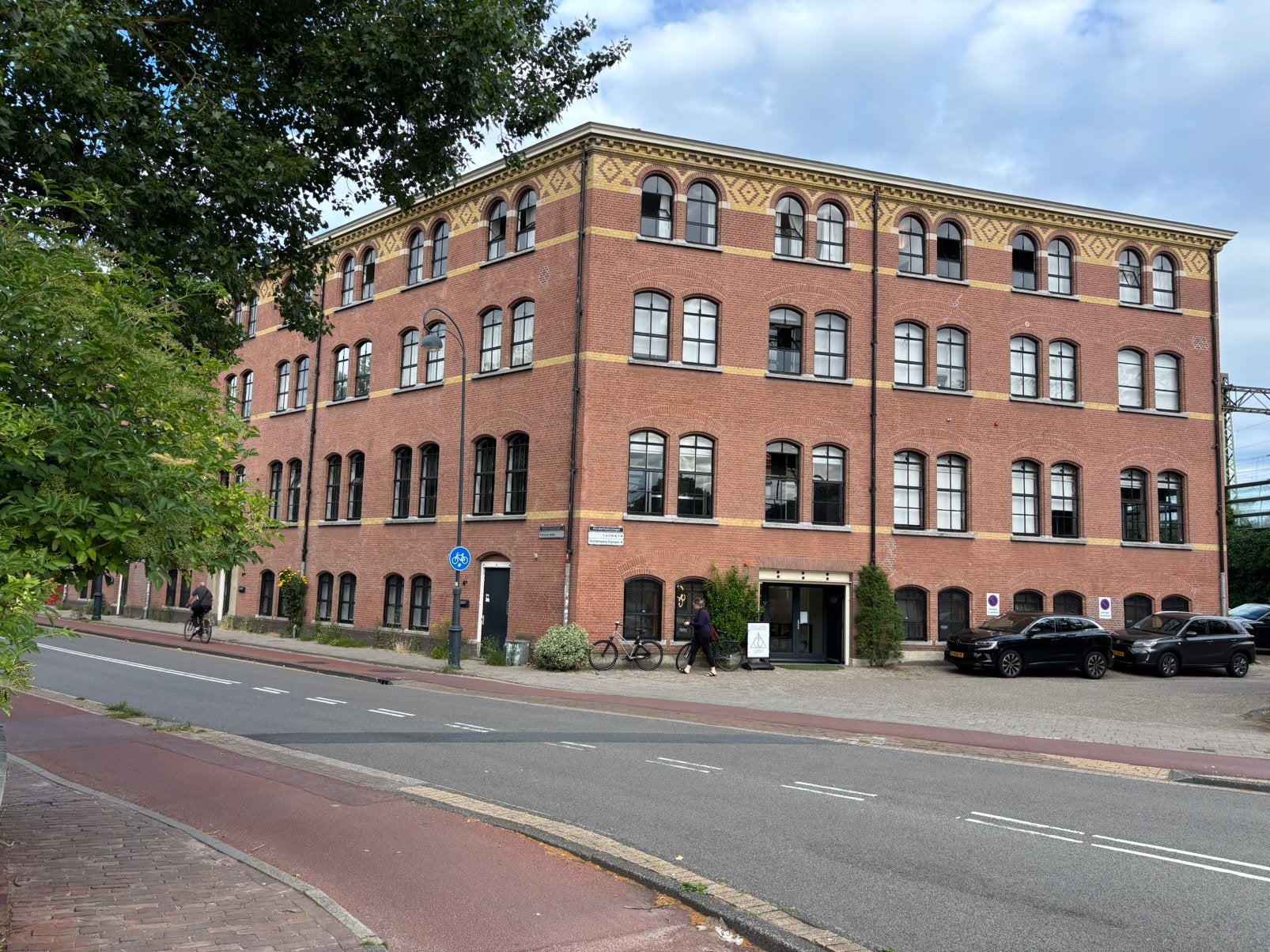 Bedrijfsruimte te huur 62/75 m naast station haarlem cs, Kantoorruimte