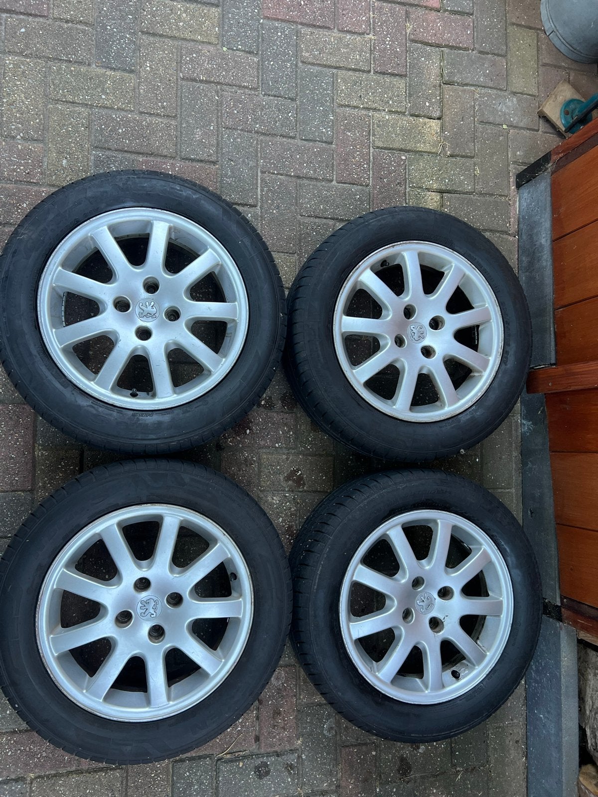 Zomerbanden met originele Peugeot 206 velgen 205/55/R16, Auto-onderdelen, Banden en Velgen, Ophalen, Gebruikt, 16 inch, Banden en Velgen