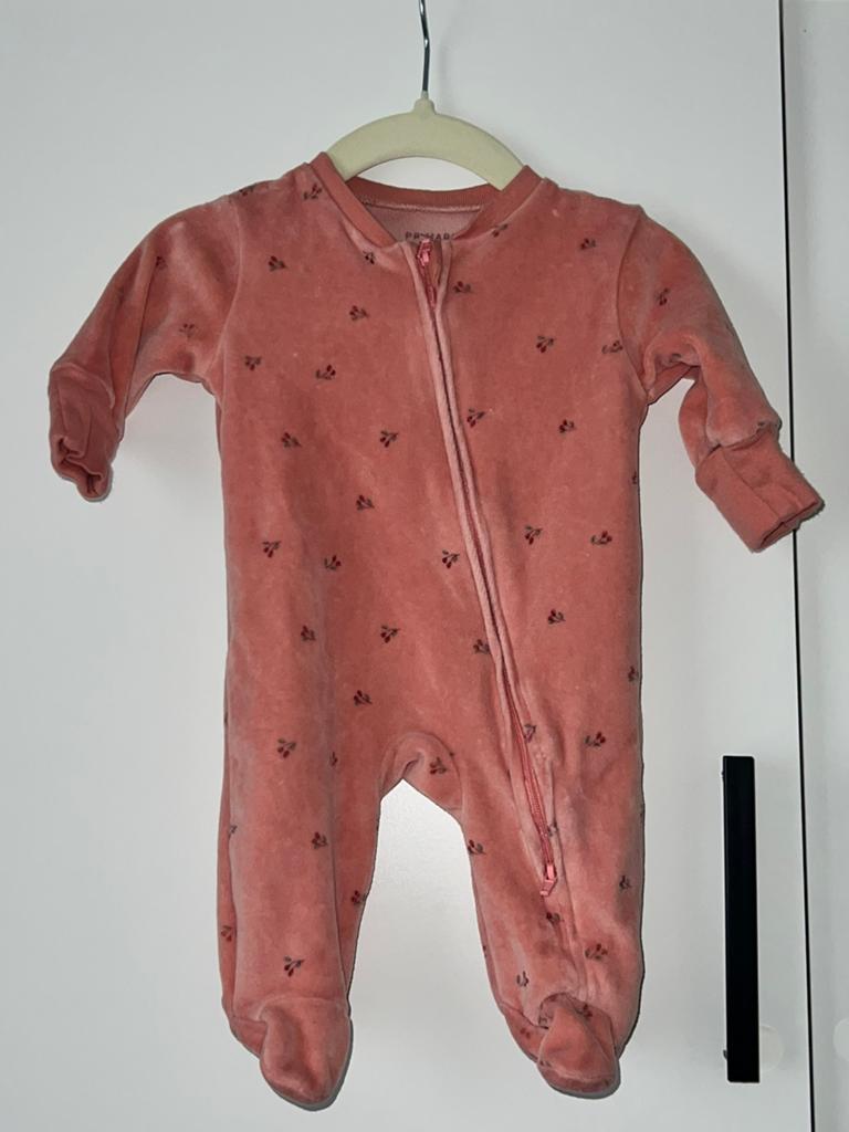 Roze Primark Baby Romper met Kersjes - Maat 50, Ophalen of Verzenden, Zo goed als nieuw, Meisje