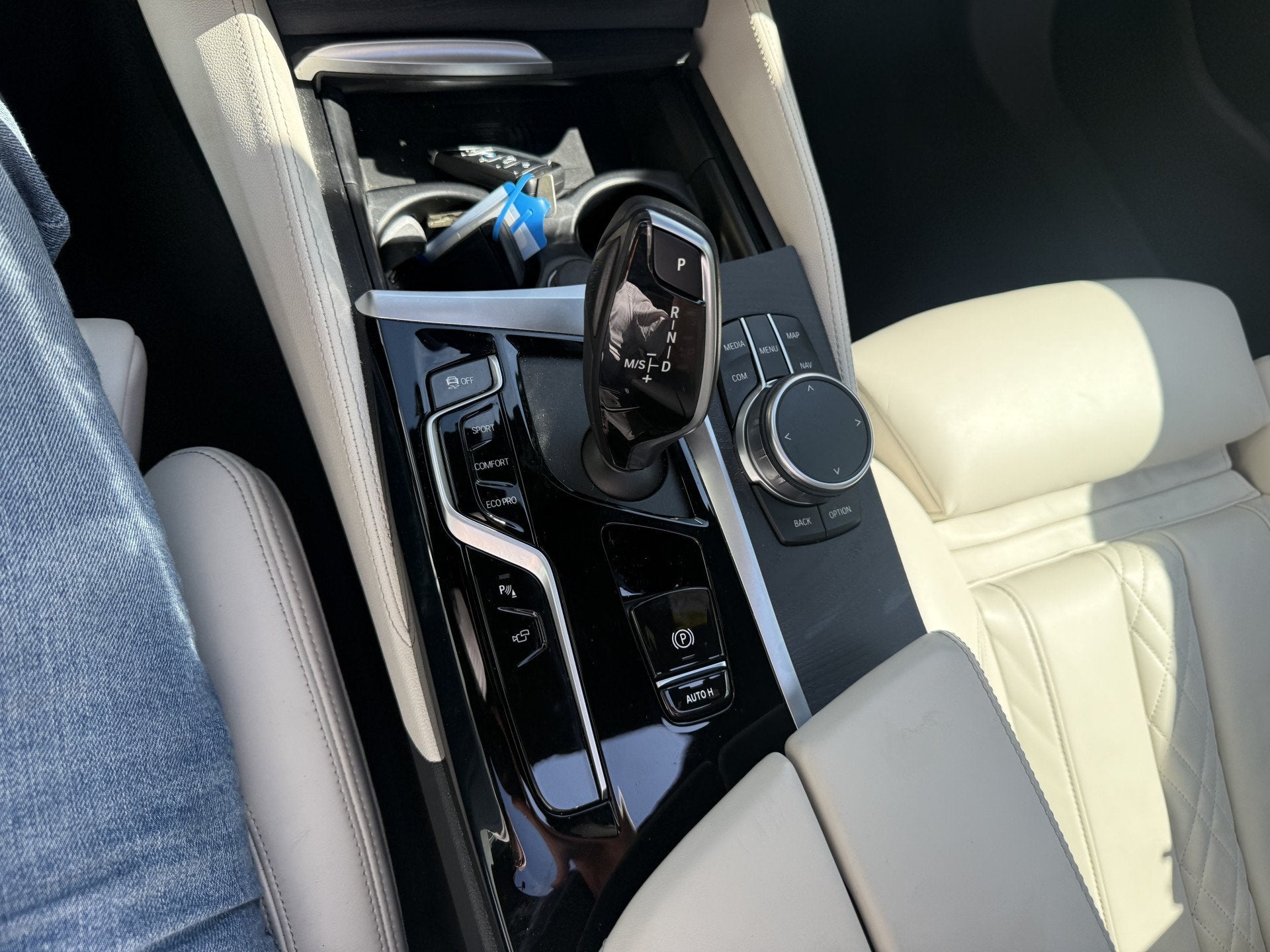 Foto 59 van BMW 5 Serie Touring 520i High Executive | Pano | Leder | 04-