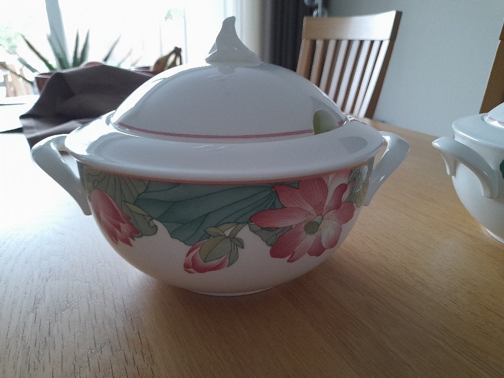 Villeroy en Boch  serie JADE , soepterine, Huis en Inrichting, Keuken | Servies, Ophalen of Verzenden, Overige stijlen, Porselein