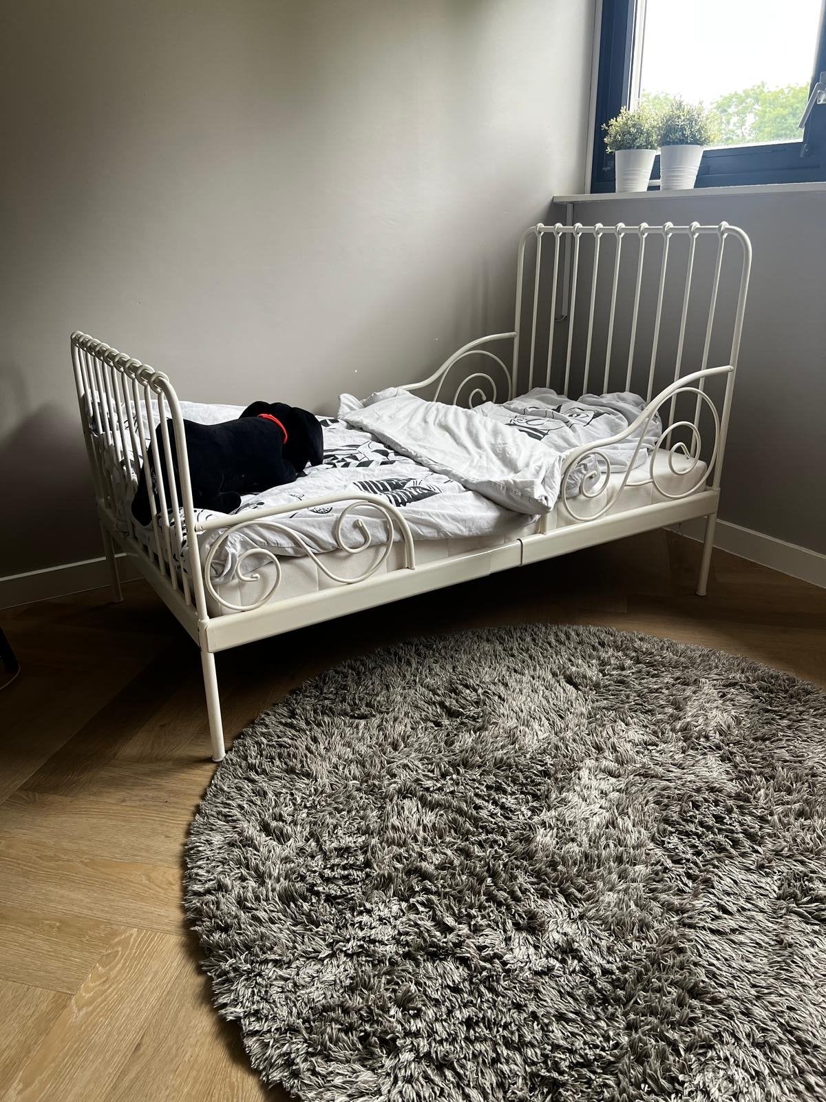 IKEA Minnen uitschuifbaar kinderbed - Wit metaal, Huis en Inrichting, Ophalen, Verstelbaar, Eenpersoons, Wit