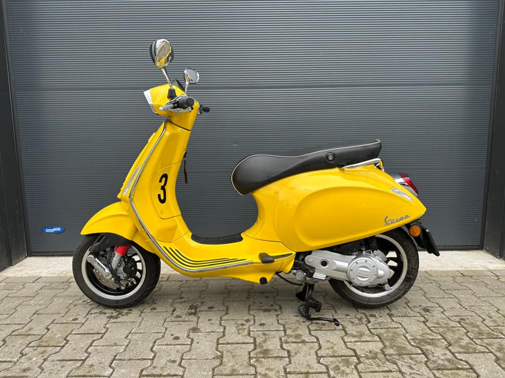 Vespa Sprint E5 | 2024 | 956 km | Geel, Ophalen, Zo goed als nieuw