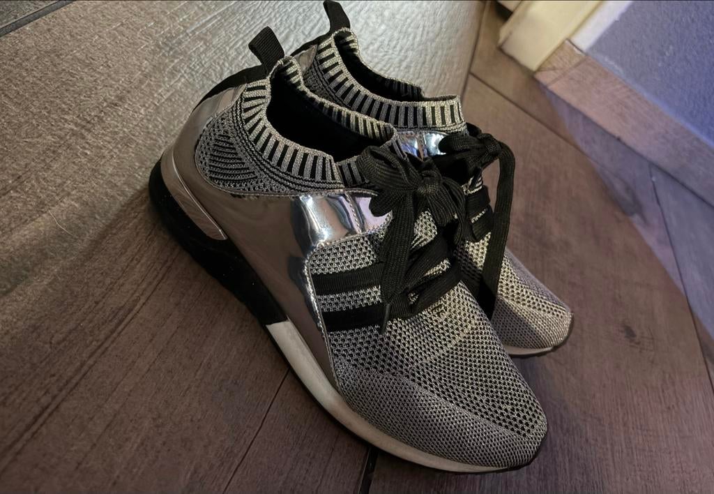 Nieuwe zilveren sneakers maat 39, Ophalen of Verzenden, Zo goed als nieuw, Overige kleuren, Sneakers of Gympen