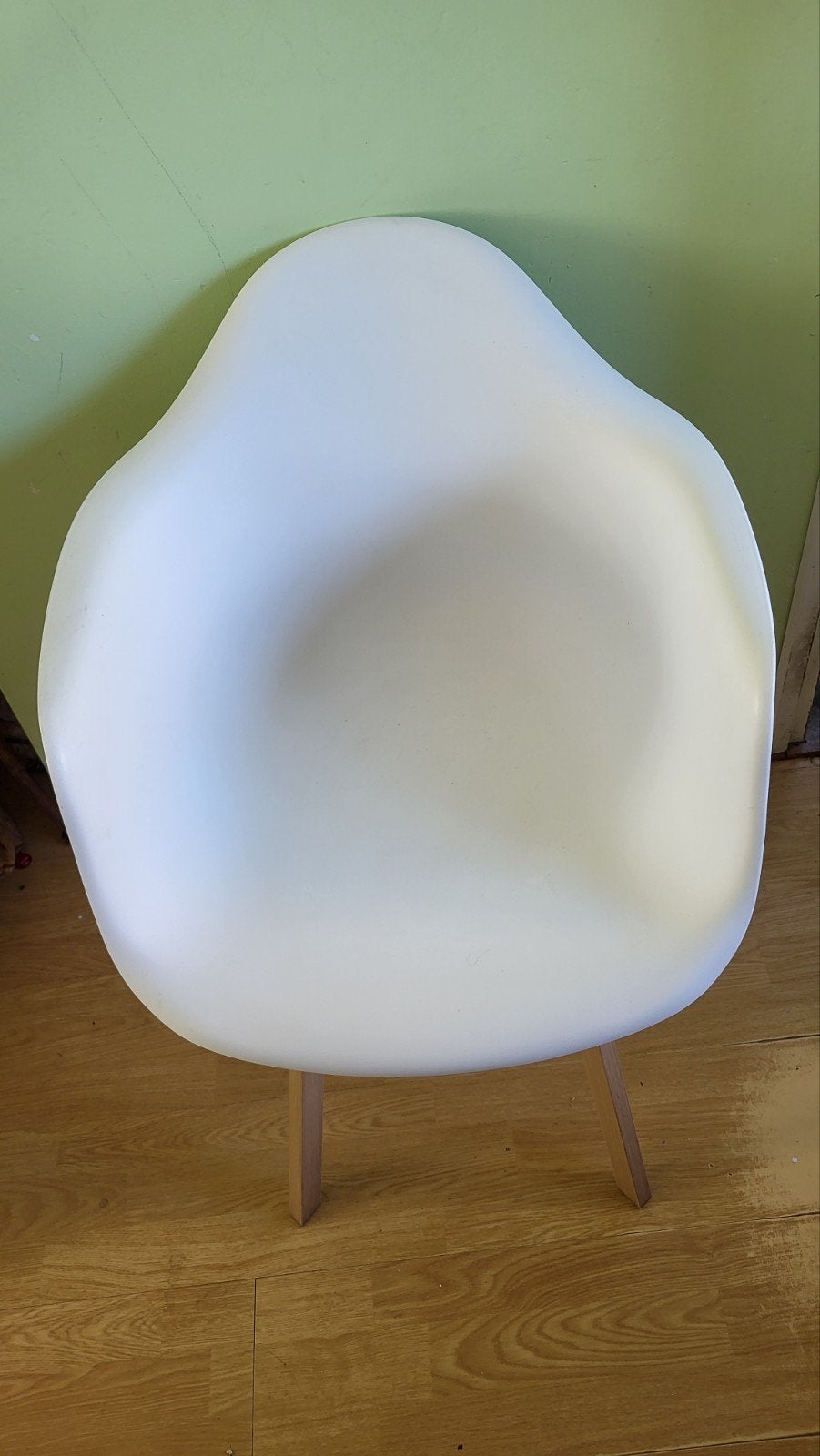 2 Witte Kuipstoelen met Houtnerf-Frame - 56x82x50 cm, Huis en Inrichting, Stoelen, Ophalen, Wit, Metaal, Twee