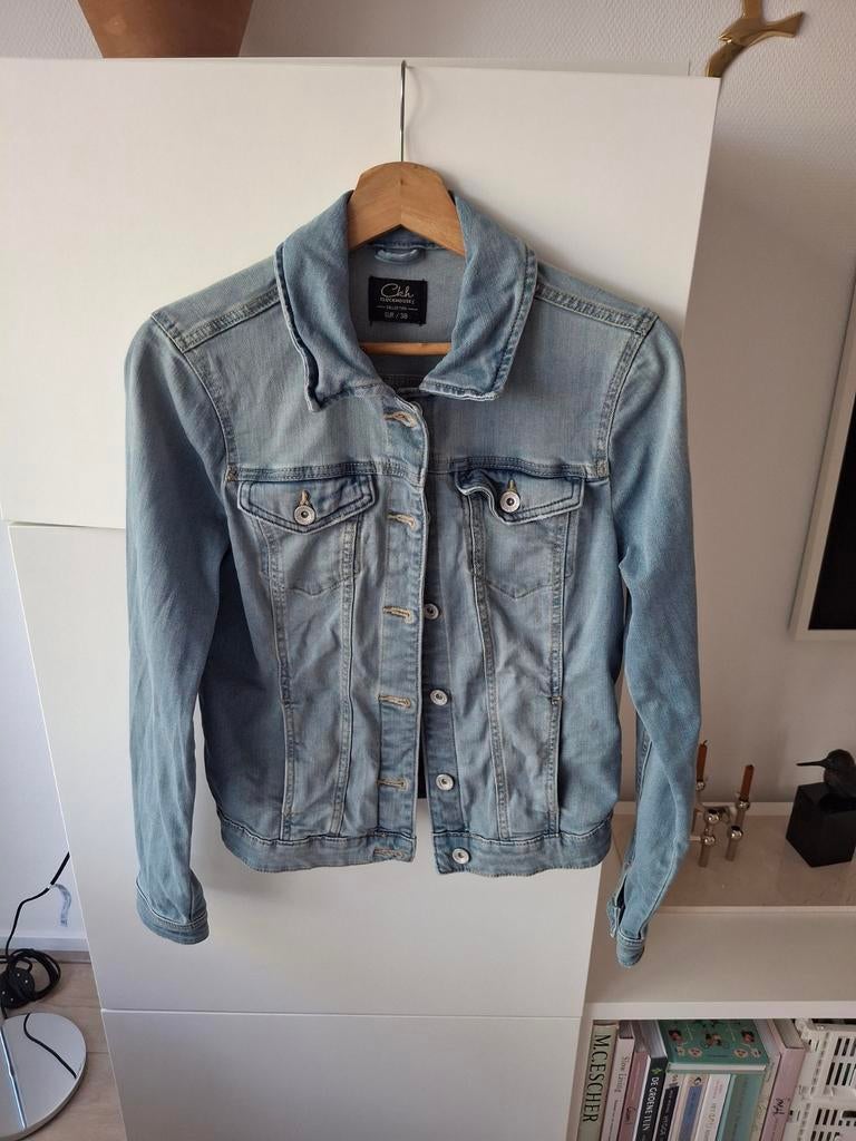 Zo goed als nieuw spijkerjasje van Clockhouse, Maat 38/40 (M), Blauw, Ophalen of Verzenden, Zo goed als nieuw