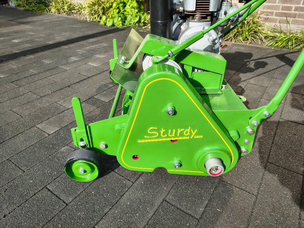 Oude antieke Kooimaaier, Ophalen, Gebruikt, Benzine-grasmaaier, Kooimesmaaier