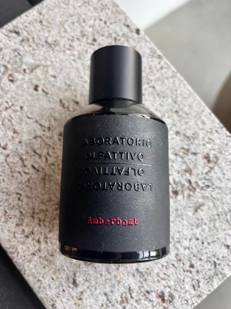 Laboratorio Olfattivo - Amberbomb Eau de Parfum 100 ml, Sieraden, Tassen en Uiterlijk, Uiterlijk | Parfum, Gebruikt, Ophalen of Verzenden