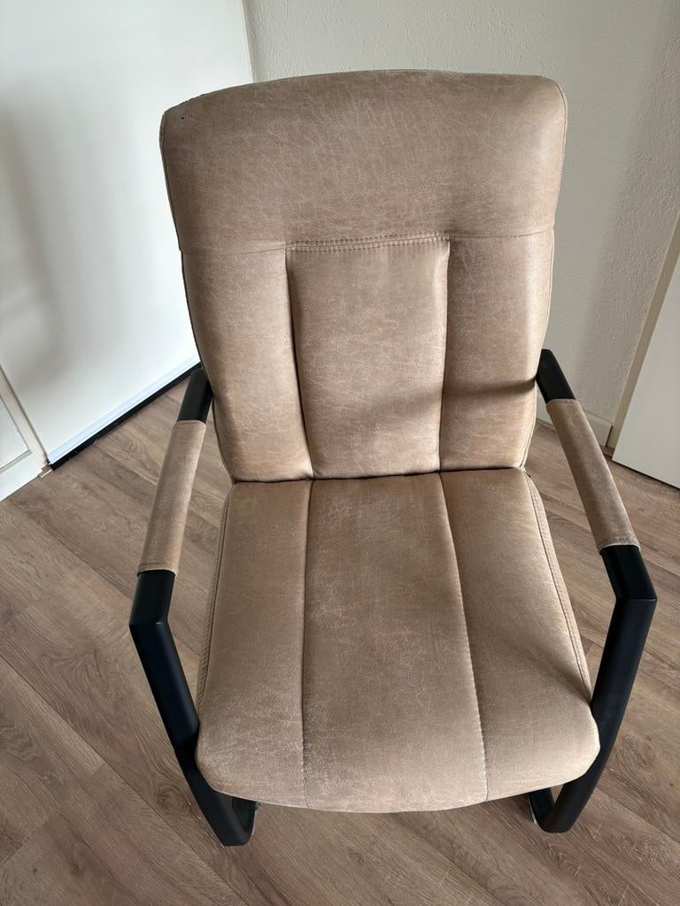 4 Prachtige eethoekstoelen, Ophalen, Zo goed als nieuw, Stof, Industrieel