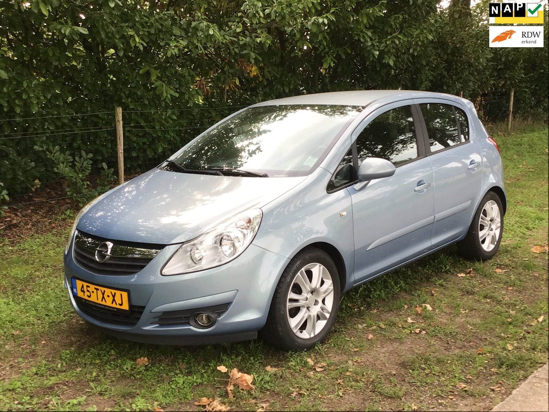 Opel Corsa 1.2-16V Cosmo nieuwe koppeling all-season banden, Auto's, Voorwielaandrijving, Stof, Gebruikt, Zwart