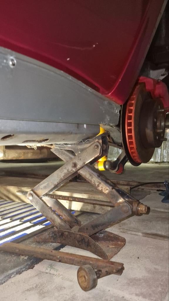 Gezocht een krik voor een Chevrolet Corvette 1977, Ophalen of Verzenden, Gebruikt, Schaarkrik