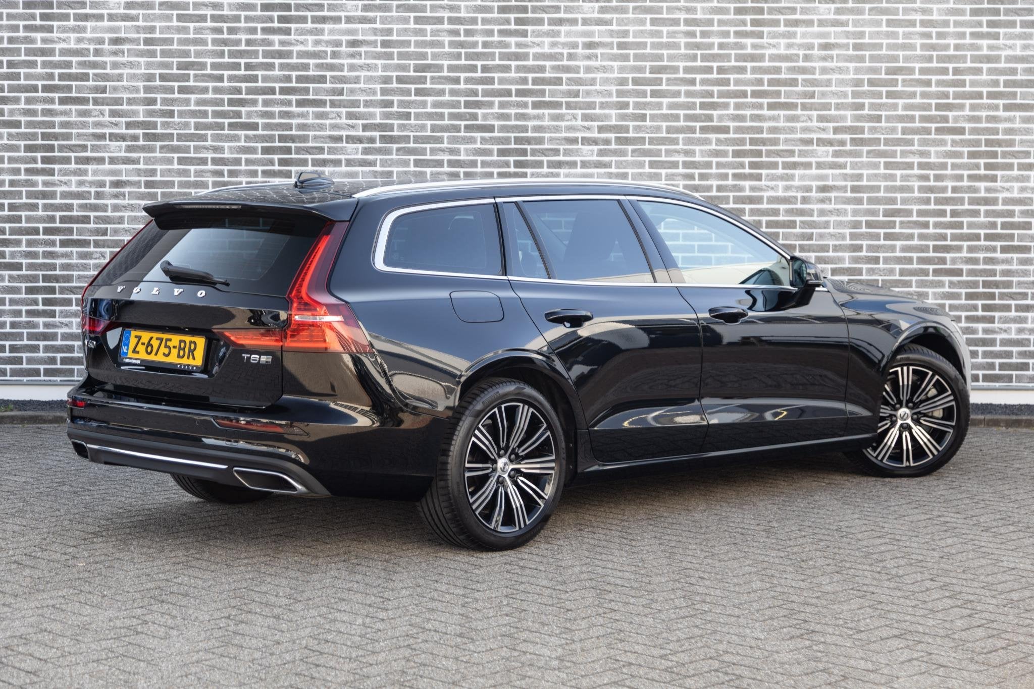 Volvo V60 2.0 T8 Twin Engine AWD Inscription | Plug-in Hybri, Auto's, Gebruikt, Euro 6, 4 cilinders, Automatische klimaatregeling