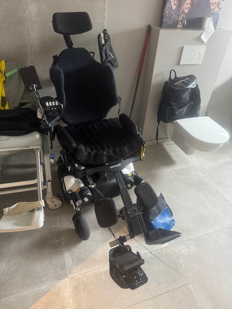 Elektrische rolstoel, Diversen, Rolstoelen, Zo goed als nieuw, Elektrische rolstoel, Ophalen