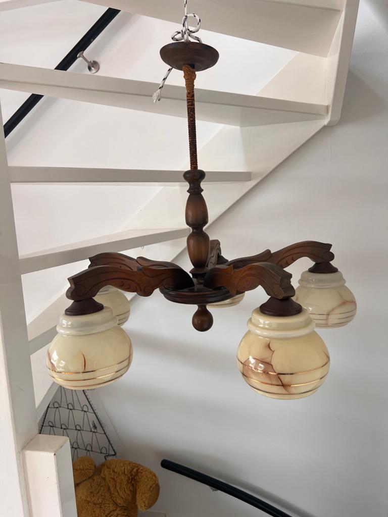 Kroonluchter hout gemarmerd glas, Huis en Inrichting, Lampen | Kroonluchters, Ophalen, Gebruikt, Hout