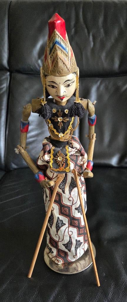 Vintage wajangpop uit Indonesië 38 cm hoog, Antiek en Kunst, Ophalen of Verzenden