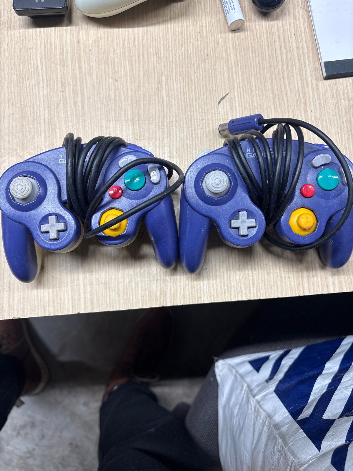 2x Originele Nintendo GameCube Controllers - Paars, Spelcomputers en Games, Gebruikt, Paars, Met 2 controllers, T