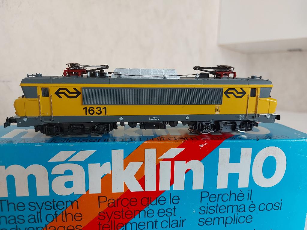 Marklin Locomotief 3326 van de NS, Hobby en Vrije tijd, Modeltreinen | H0, Wisselstroom, Locomotief, Analoog, Nieuw