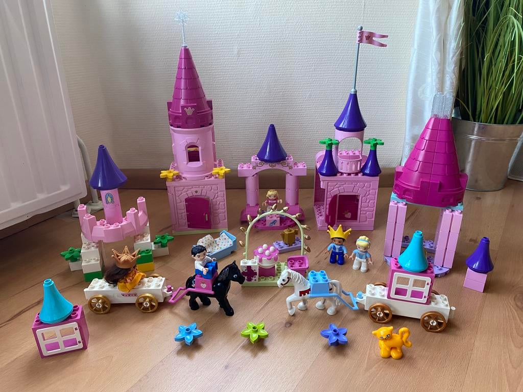 Duplo, groot roze kasteel: paarden prins prinses kar toren, Ophalen of Verzenden, Gebruikt, Duplo