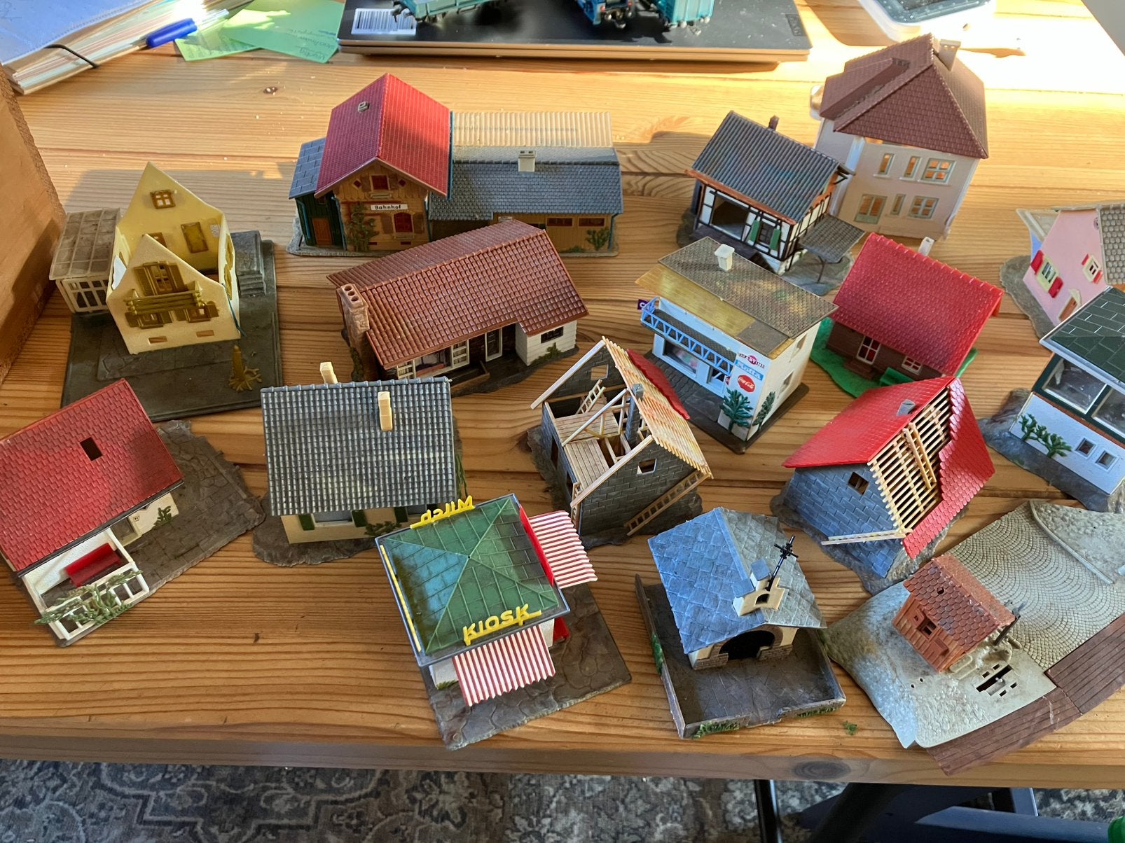 17 modelbouw huisjes spoorhuisjes treinbaan faller co-ma, Hobby en Vrije tijd, Overige merken, Gelijkstroom of Wisselstroom, Brug, Tunnel of Gebouw