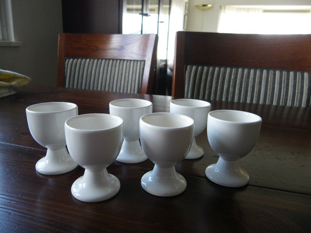 Wedgwood TRADITIONAL PLAIN  Eierdopjes in puntgave staat, Huis en Inrichting, Keuken | Servies, Overige typen, Ophalen of Verzenden