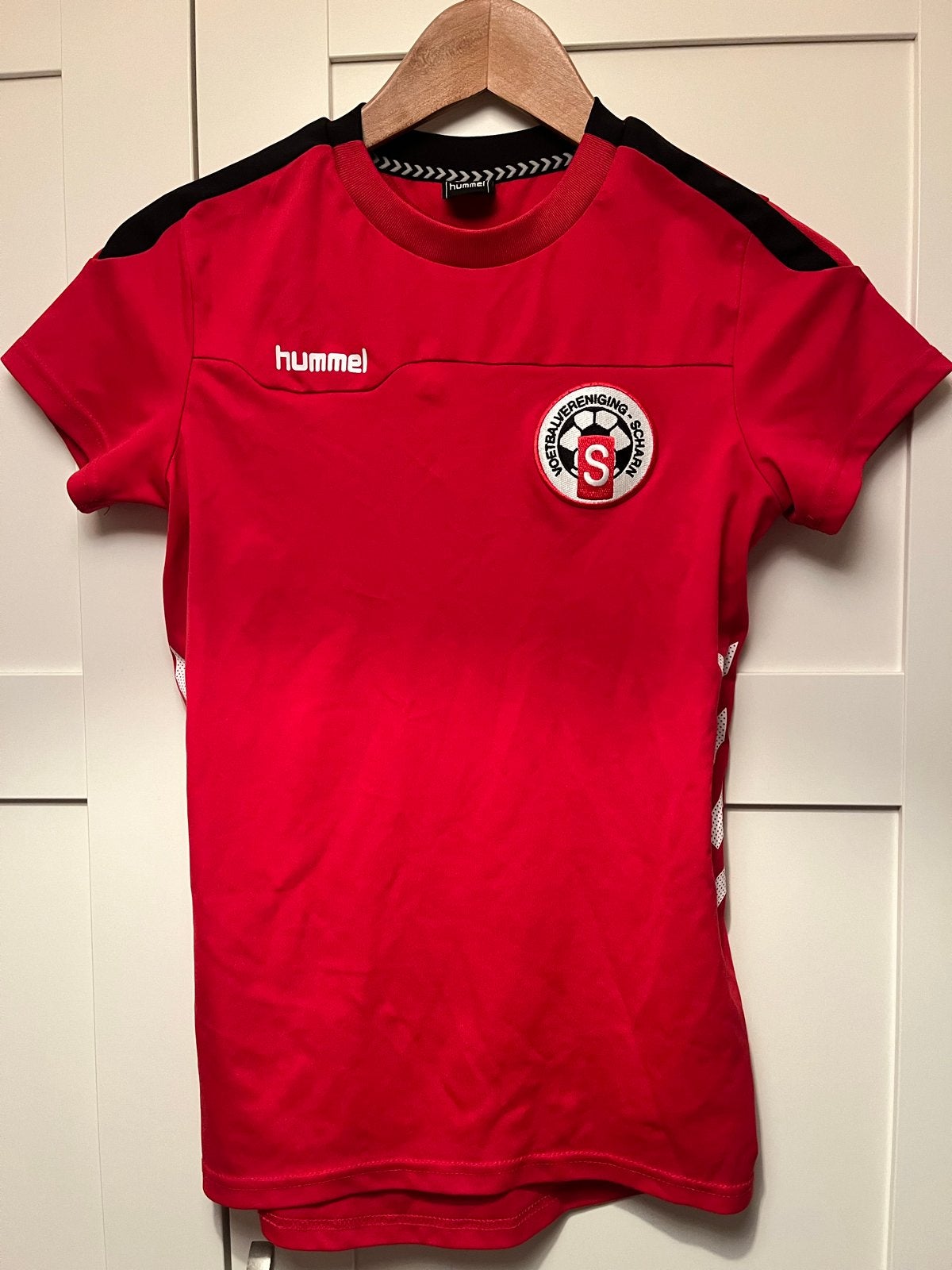 Hummel Voetbalshirt Rood Maat XS, Maat XS of kleiner, Ophalen of Verzenden, Zo goed als nieuw, Shirt