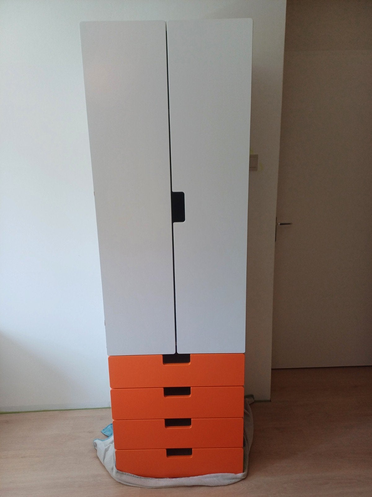 Ikea Stuva kledingkast met lades - wit/oranje, Gebruikt, Modern, Speels, 50 tot 100 cm, 150 tot 200 cm