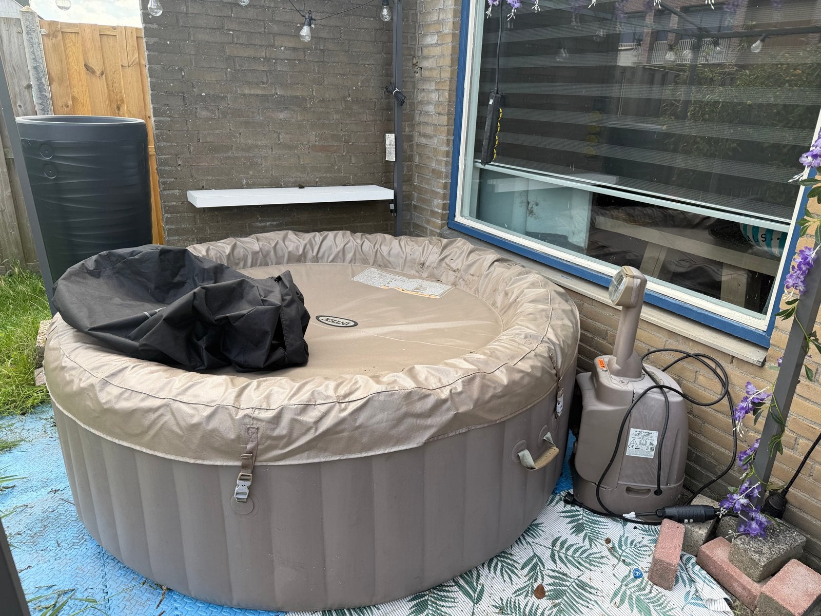 Intex PureSpa opblaasbare jacuzzi voor handige harry, Ophalen, Gebruikt, Afdekzeil, Opblaasbaar