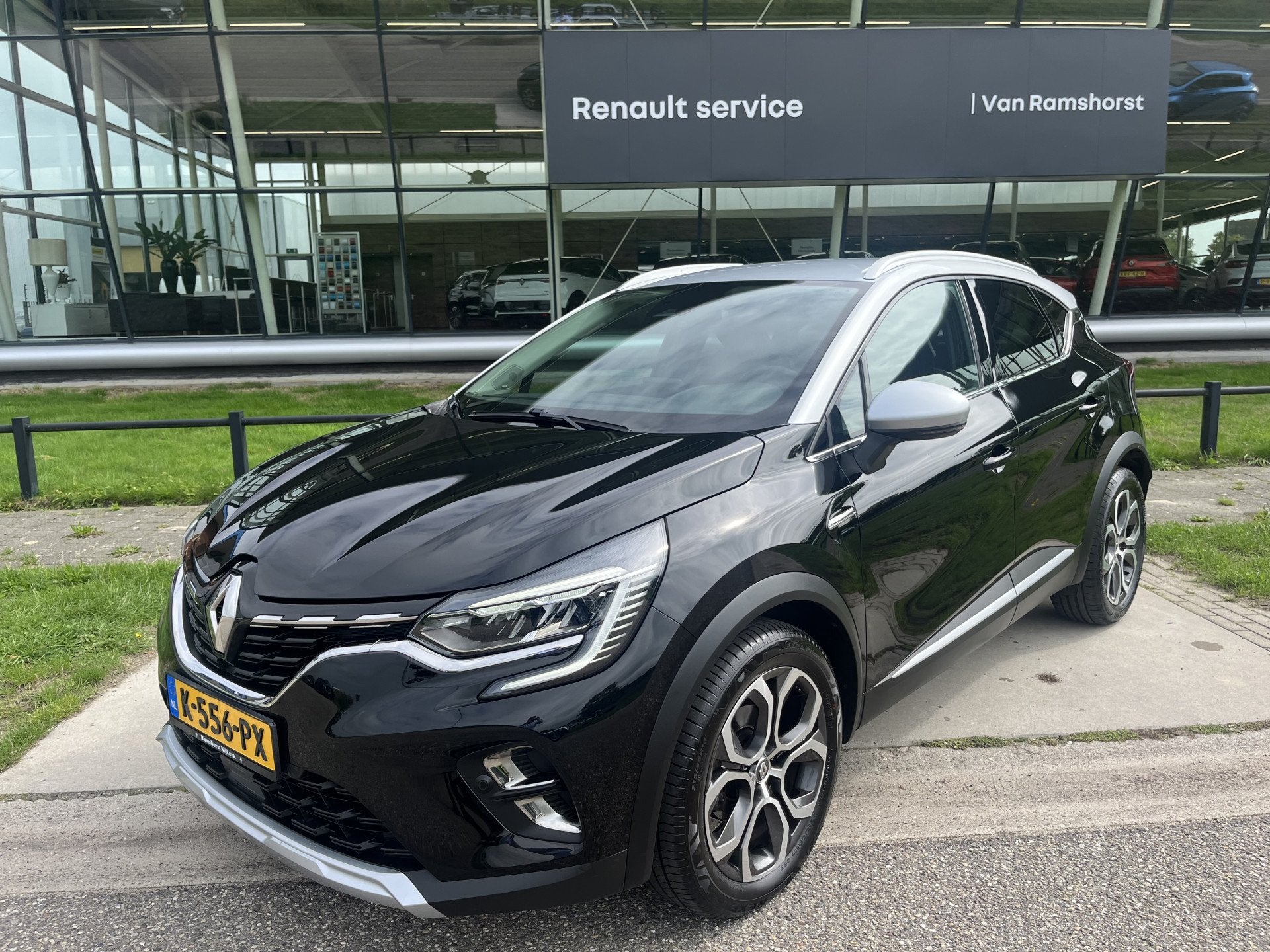 Renault Captur 1.3 TCe 130 Edition One EDC / Dealer onderhou, Auto's, Gebruikt, Leder en Stof, Zwart, Bedrijf