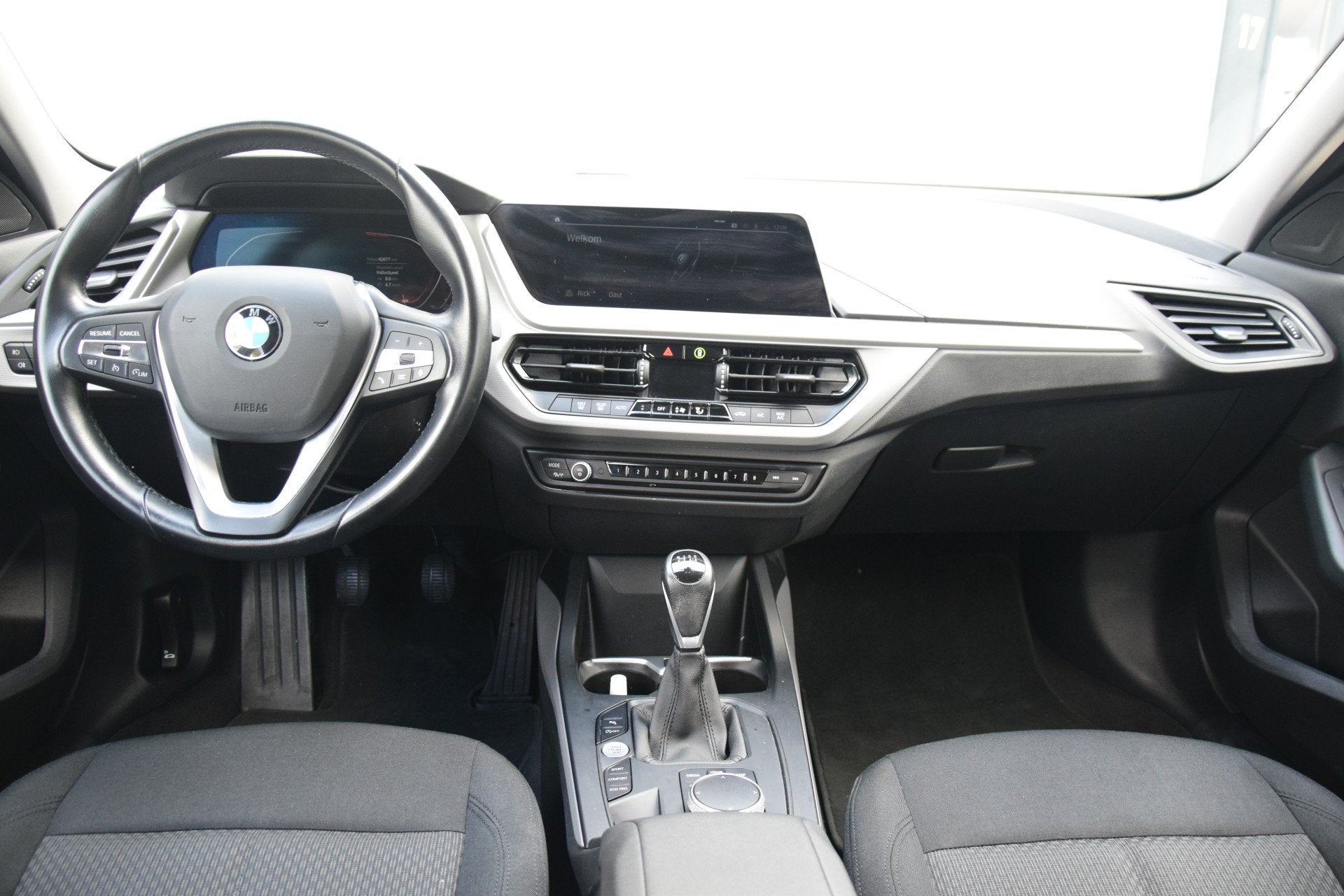 BMW 1-serie 116i Navi/Carplay Led/Pack Ecc Cruise Pdc Trekha, Stof, Gebruikt, Zwart, Origineel Nederlands