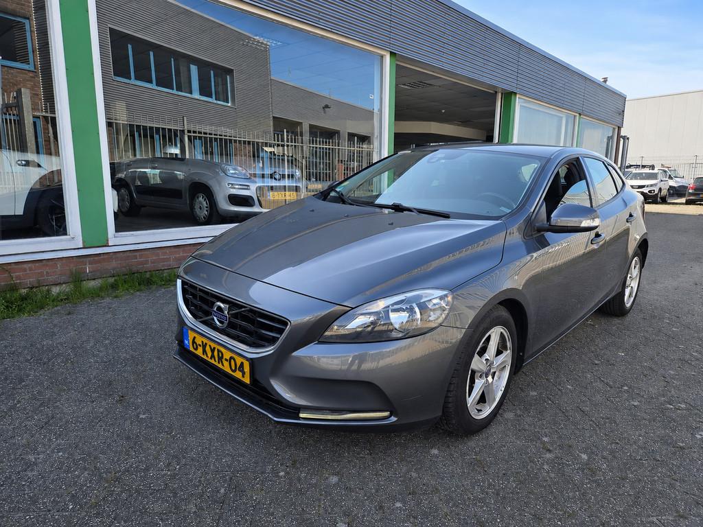 Volvo V40 1.6 D2 Kinetic|NAP|PDC|CRUISE|STOELVW|, Auto's, Volvo, Voorwielaandrijving, Euro 5, Gebruikt, 4 cilinders