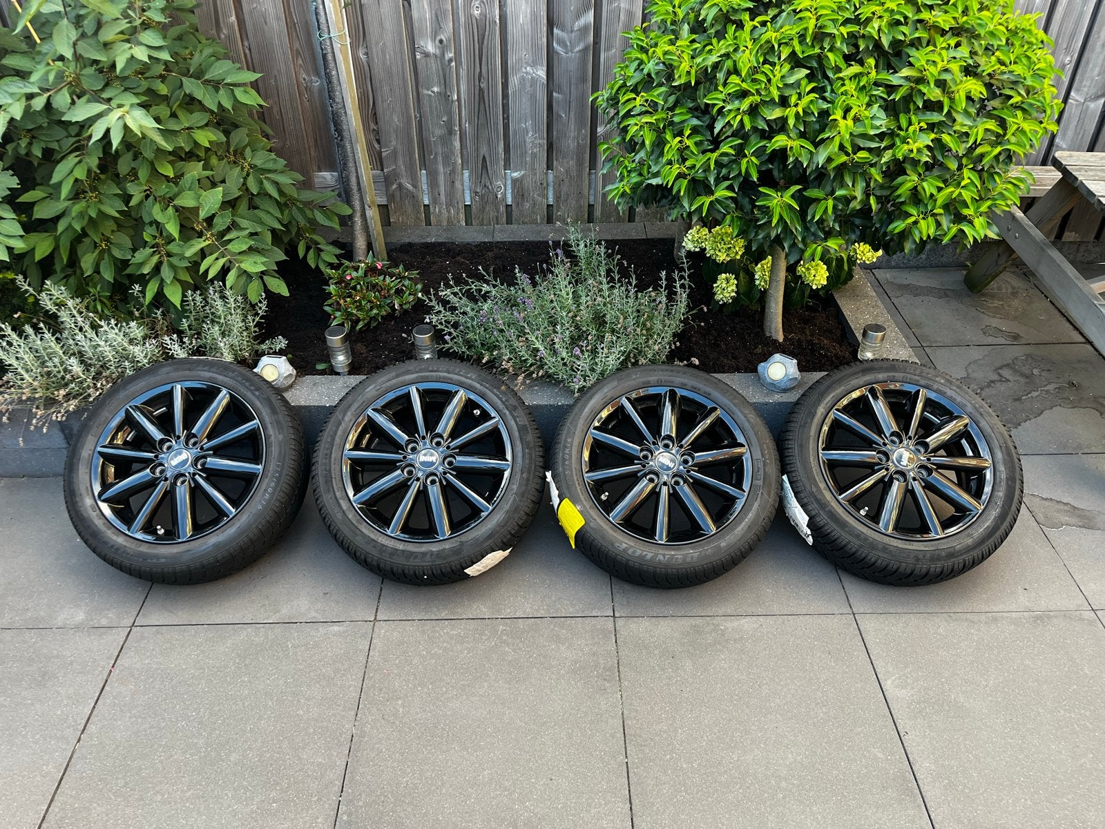 Mini Cooper F56 16 inch velgen met winterbanden RFT + TPMS, Ophalen, Gebruikt, 16 inch, 175 mm