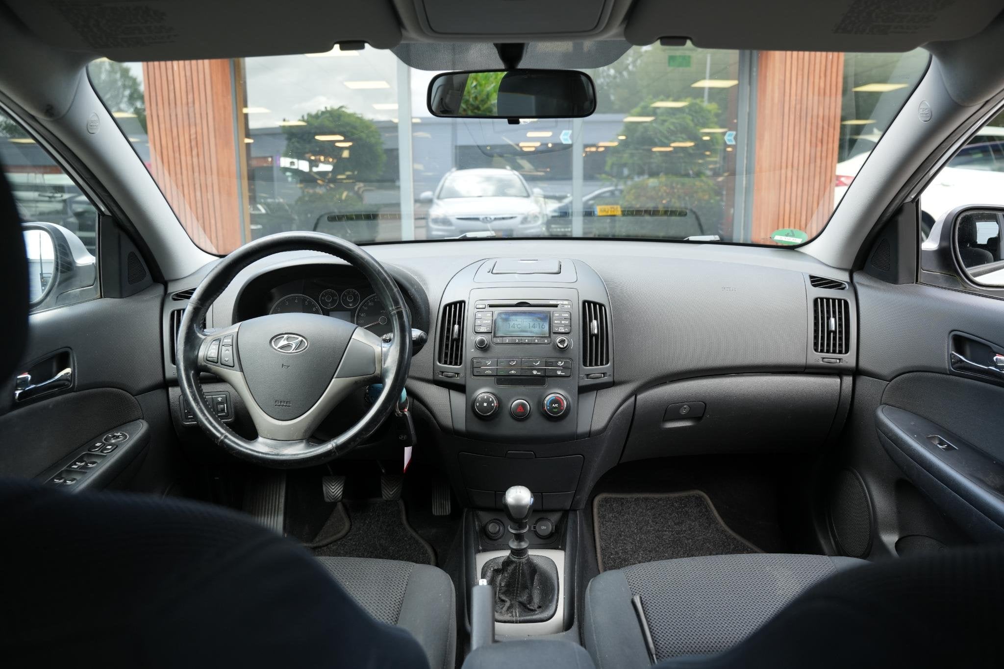 Hyundai i30 CW 1.6i Dynamic Airco APK, Auto's, Voorwielaandrijving, Stof, Gebruikt, 1591 cc