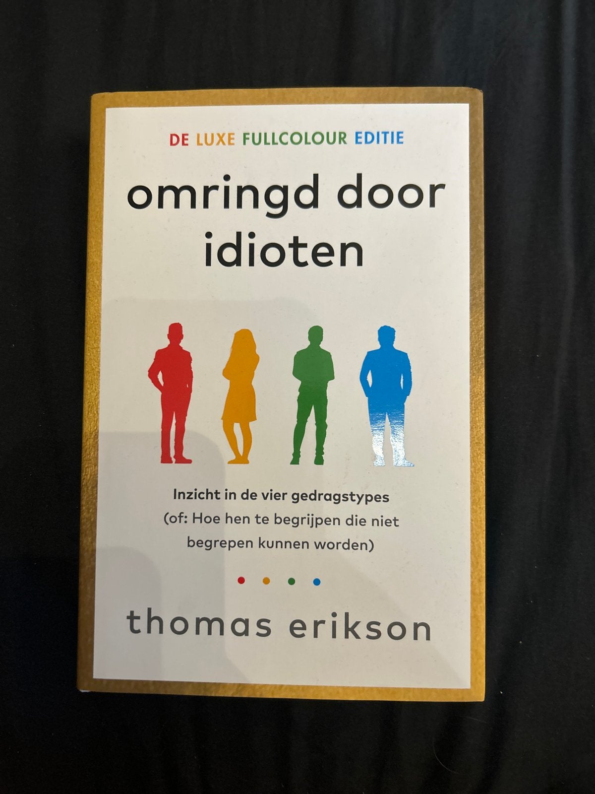 Omringd door idioten - Luxe Fullcolour Editie, Ophalen of Verzenden, Zo goed als nieuw, Nederland