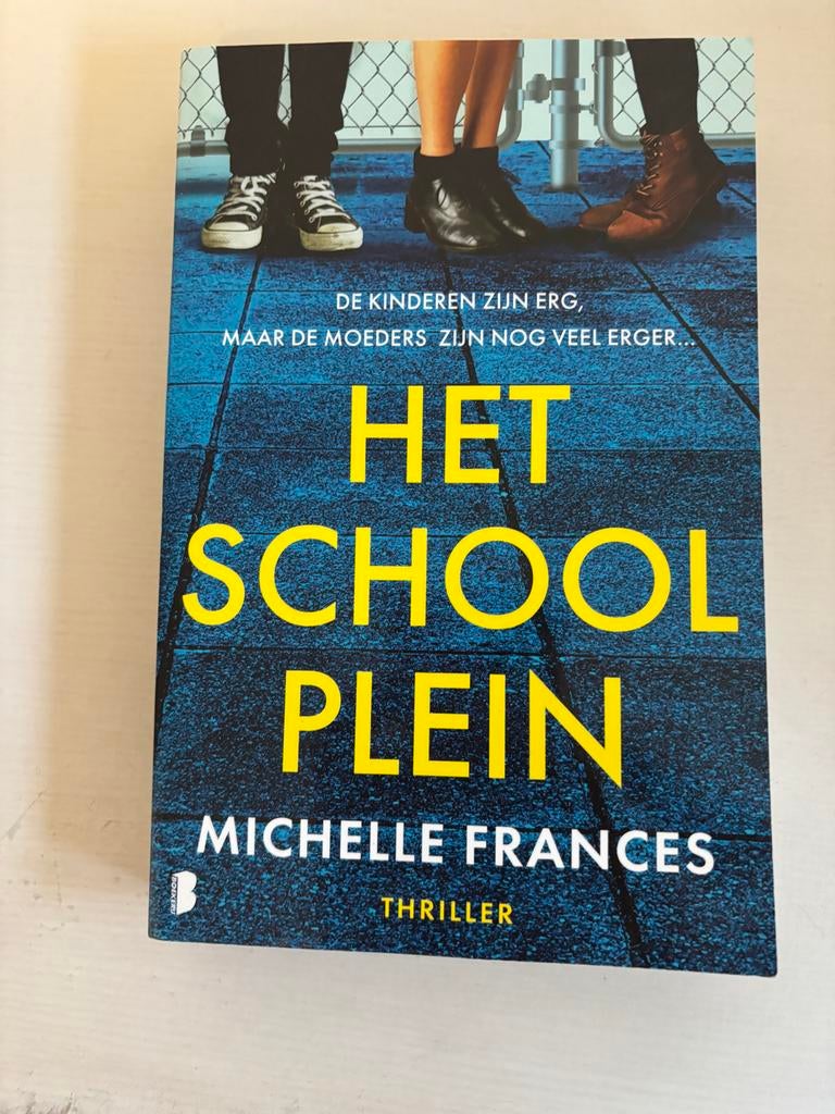 Het schoolplein - Michelle Frances, Boeken, Romans, Zo goed als nieuw, Ophalen of Verzenden