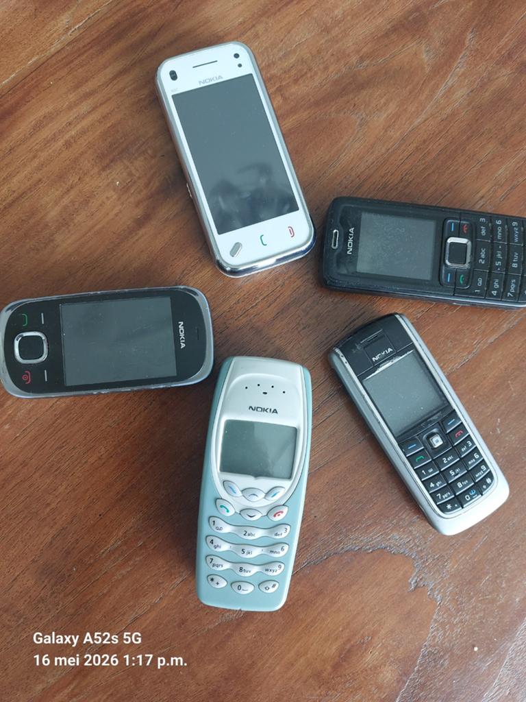 5 werkende oude Nokia telefoons (zonder oplader), Telecommunicatie, Gebruikt, Fysiek toetsenbord, Ophalen of Verzenden, Minder dan 3 megapixel