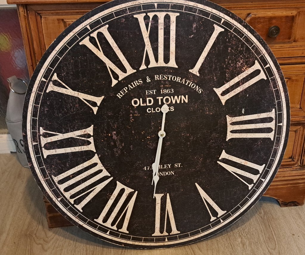 Te koop grote dikke ronde houten klok 60 cm doorsnee, Ophalen of Verzenden, Nieuw, Wandklok