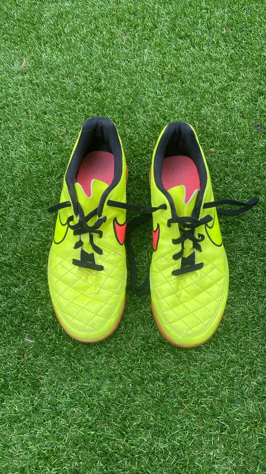 Nike Tiempo zaalvoetbalschoenen - Maat 38, Ophalen of Verzenden, Gebruikt, Schoenen