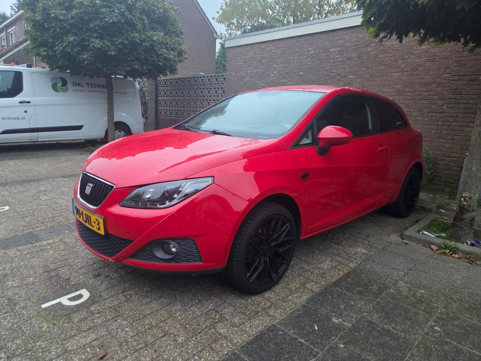 Seat Ibiza 1.4 SC. 63KW. 3DRS. 2010. Sportief! veel nieuw!, Auto's, Voorwielaandrijving, Stof, 40 €/maand, Zwart